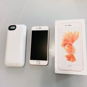 Apple 6S 32GB unlocked IPhone with Portable Charger & original box no charger